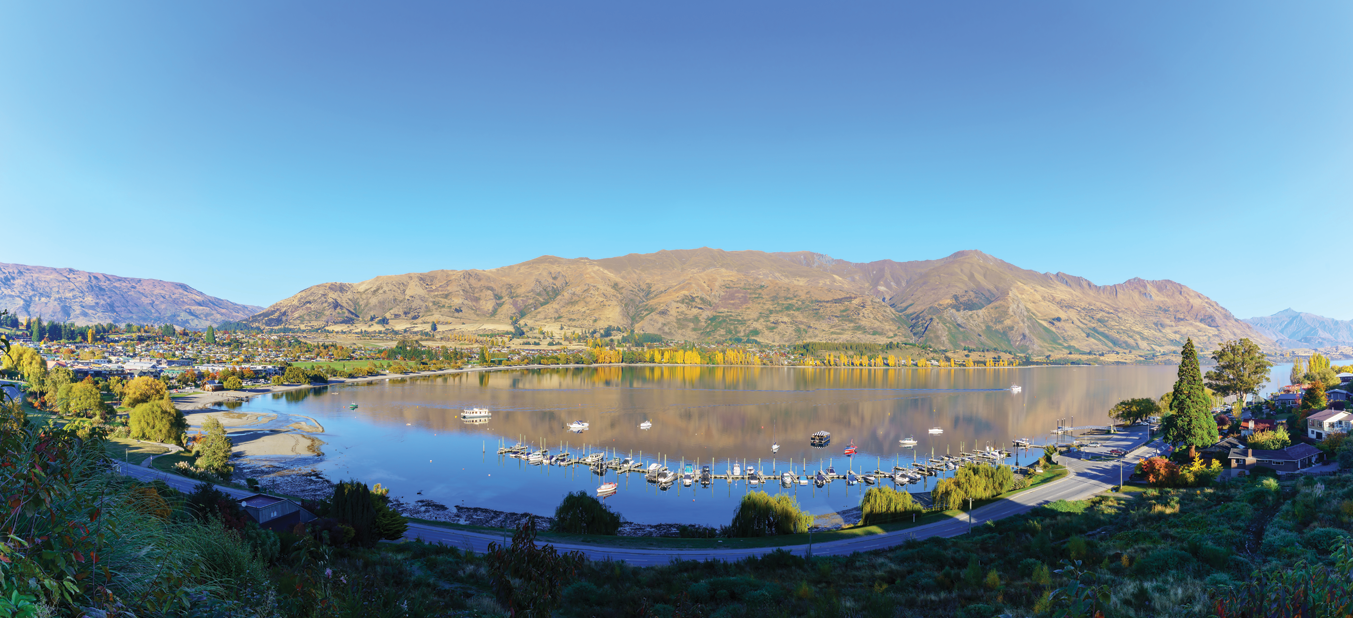 Wanaka Lakefront Marina Daytime