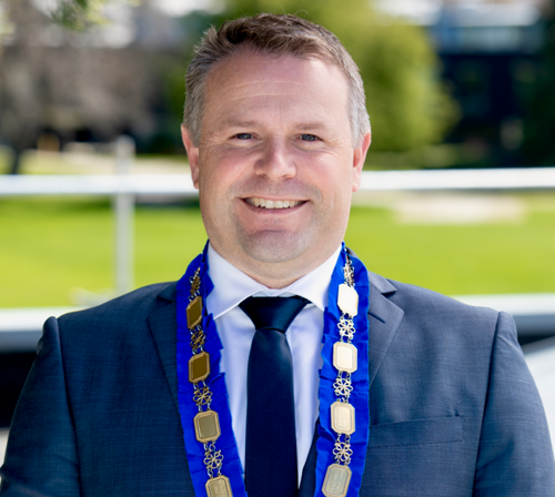 Mayor Lewers with Mayoral chains