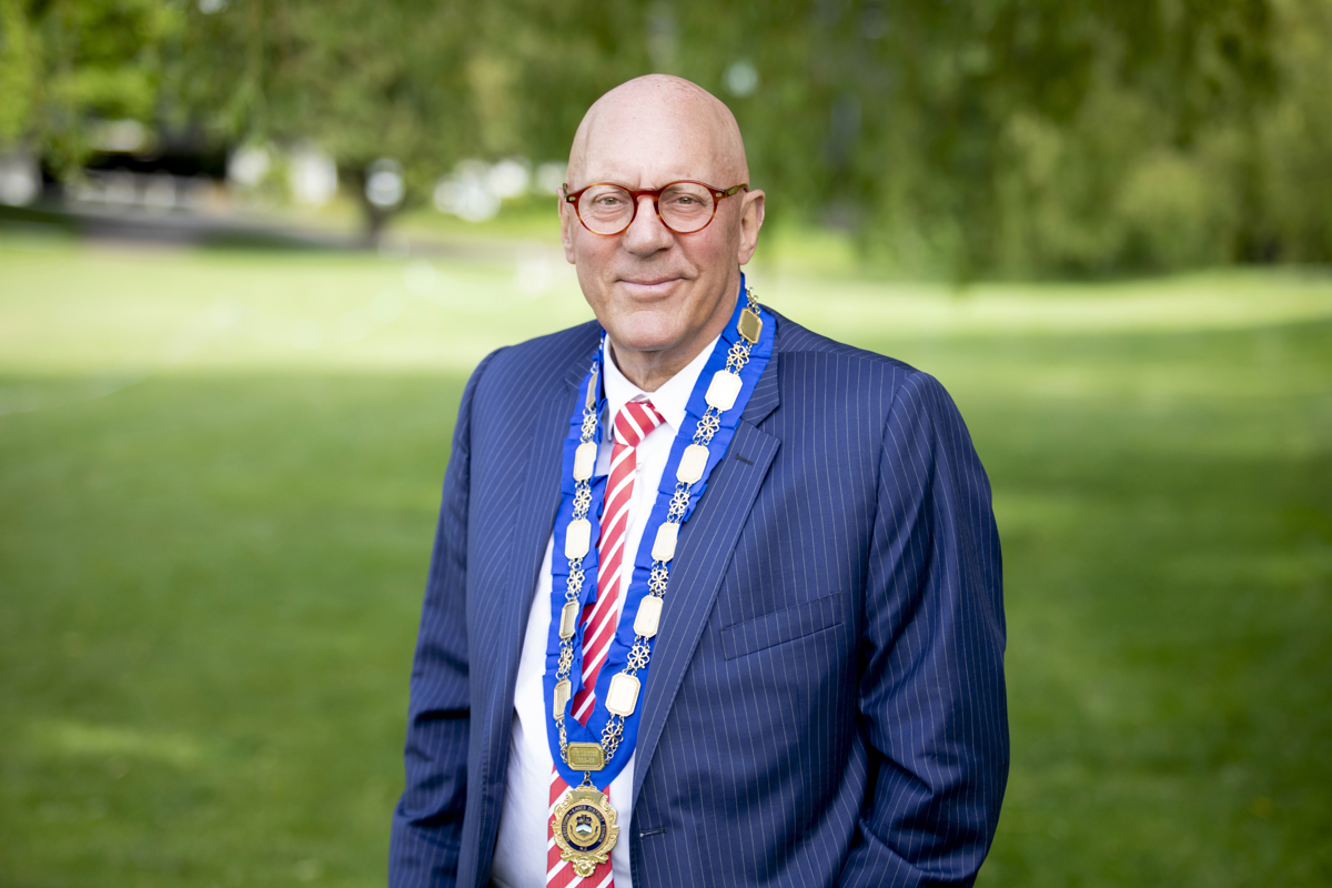 jim-boult-with-mayoral-chains.jpg